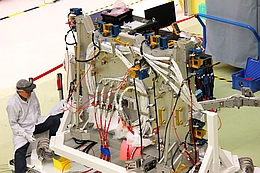 Bartolomeo wird auf Transport vorbereitet. (Bild: Airbus)