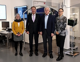 Informierte sich über das Kompetenzzentrum DeSK in Backnang: 
der Parlamentarische Staatssekretär Norbert Barthle (2. von links) mit DeSK-Vertretern. (Bild: DeSK)