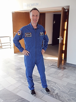 Matthias Maurer im Foyer des Planetariums (Bild: Andreas Weise)