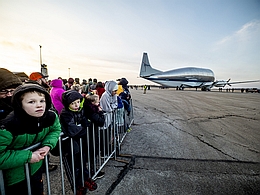 Super Guppy auf dem Rollfeld
(Bild: NASA)