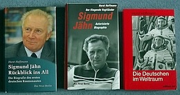 Bücher zu und über Sigmund Jähn
(Bild: A. Weise)