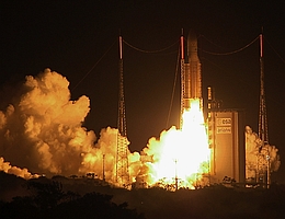Start der Ariane 5 in Kourou.
(Foto: Arianespace)