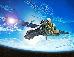 Das ESA-Röntgenteleskop XMM Newton beobachtet im Erdorbit (Bild: ESA)
