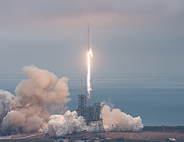 Start Falcon 9 mit Dragon
(Bild: SpaceX)