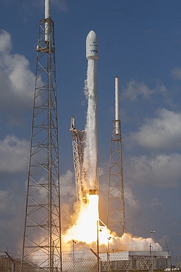 Start Falcon 9 mit Eutelsat 117W B und ABS-2A
(Bild: SpaceX)