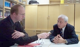 Raumfahrer.net-Redakteur Michael Stein im Gespräch mit Harro Zimmer. (Foto: Marina Goldammer)