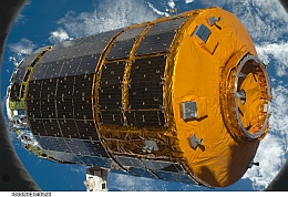 HTV 1 nach seiner Ankunft an der ISS (Bild: NASA)