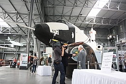 Sigmund Jähn vor der Buran (Bild: RN)
