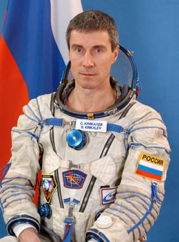 Sergej Krikaljow im russischen Raumanzug.
(Bild: NASA)