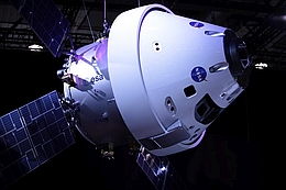 Ein Mockup von Orion mit europäischem Servicemodul auf der ILA 2014.
(Bild: DLR)