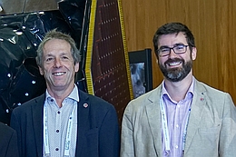 Willy Benz und David Ehrenreich. (Bild: Universität Bern)
