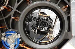 Ein Blick in die Öffnung des Solar Orbiter-Teleskops PHI in den Reinräumen des MPS. (Bild: MPS)