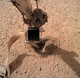 Nächster Versuch der DLR-Thermalsonde HP³. (Bild: NASA/JPL-Caltech)