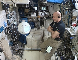 CIMON-2 auf der Internationalen Raumstation ISS.
(Bild: ESA/DLR/NASA)