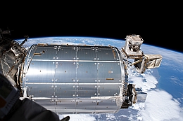 Columbus über der Erde (Bild: ESA–L. Parmitano, CC BY-SA 3.0 IGO)