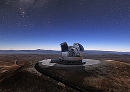 Künstlerische Darstellung des fertigen Teleskops am Cerro Amazones in Chile.
(Bild: ESO/L. Calçada)