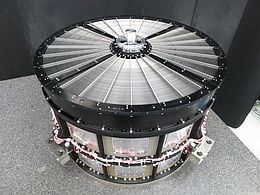 NASA-Röntgenspiegelsatz für Astro-H, Durchmesser rund 45 cm, Masse rund 43 kg (Bild: NASA)