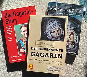 drei Werke über Gagarin - das aktuelle mittig (Bild: Andreas Weise)