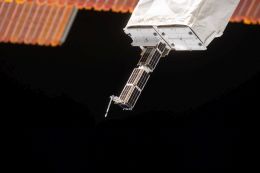 CubeSat-Start von den NanoRacks der ISS.
(Bild: NASA)