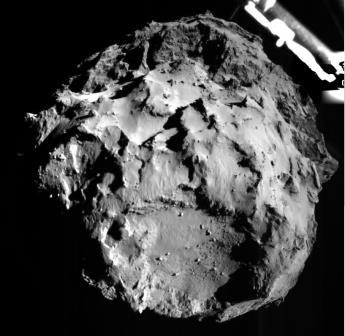 Aufnahme des Landesgebiets (im Zentrum des Bildes) der ROLIS-Kamera während des Abstiegs aus 3 km Höhe.
(Bild: ESA/Rosetta/Philae/ROLIS/DLR)