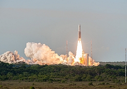 Ariane 5 startet zur Mission VA231
(Bild: ESA / CNES / Arianespace / CSG)