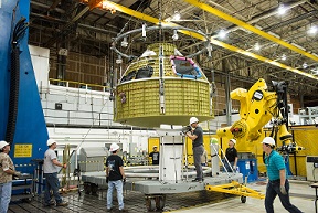 Die fertiggestellte Druckkabine in der Michoud Assembly Facility.
(Bild: NASA/MAF)