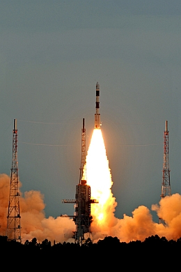 Start der PSLV-C17 mit GSAT 12
(Bild: ISRO)