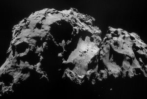 Diese Mosaikaufnahme besteht aus vier Einzelaufnahmen, welche die Navigationskamera der Raumsonde Rosetta am 24. September 2014 aus einer Entfernung von etwa 28,5 Kilometern zum Zentrum des Kometen 67P in einem Zeitraum von 20 Minuten angefertigt hat.
(Bild: ESA, Rosetta, NavCam)