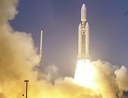 Titan-IV-Start mit DSP 20 alias USA-149 am 8. Mai 2000. (Bild: USAF)
