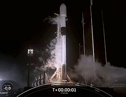 Falcon 9 bereit zu Abheben. (Bild: Webcast SpaceX)