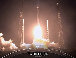 Falcon 9 Sekunden nach dem Abheben. (Bild: Webcast SpaceX)