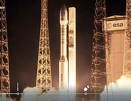Vega VV-18 hebt in Französisch-Guyana ab. (Bild: Webcast Arianespace)