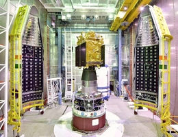 Aditya-L1 integriert auf der PSLV-Trägerrakete. (Bild: ISRO)