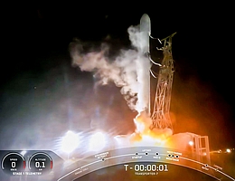 Falcon-9-Start mit DEWA SAT-2 an Bord. (Bild: Webcast SpaceX)