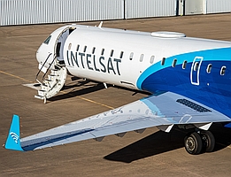 ESA-Antenne auf mittig (oben rechts) auf dem Flugzeugrumpf. (Photo: Business Wire)