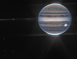 Diese Aufnahme des James-Webb-Weltraumteleskops zeigt die imposanten Polarlichter an den Polen des Jupiters. (Bild: NASA, ESA, Jupiter ERS Team; image processing by Ricardo Hueso (UPVEHU) and Judy Schmidt)
