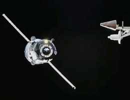Progress MS-24 im Anflug auf die ISS. (Bild: NASA TV)