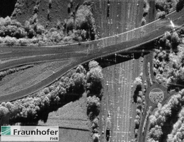 Hochaufgelöste Radarabbildung einer Bahnstrecke. (Bild: Fraunhofer FHR / Stephan Palm)