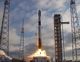 Falcon-9-Start mit 5. und 6. O3b mPOWER-Satelliten an Bord. (Bild: SpaceX)