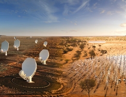 Künstlerische Darstellung der SKA-Antennen für niedrige Frequenzen (rechts) und für mittlere Frequenzen (links). (Bild: SKAO)