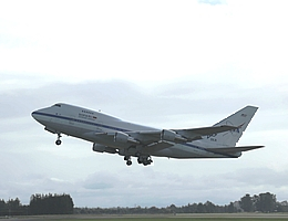Finale Flugserie mit Stuttgarter Instrument FIFI-LS in Vorbereitung - SOFIA hebt zum letzten Mal vom Flughafen Christchurch ab. (Bild: Bernhard Schulz)