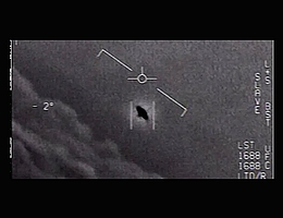 Dieses Bild stammt aus einem Infrarot-Videoclip der US Navy und zeigt ein unidentifiziertes Flugobjekt. (Bild: US Navy)