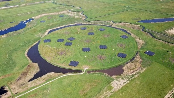 Zentraler Bereich von LOFAR nahe Exloo (Niederlande). (Foto: NWO-I/ASTRON)