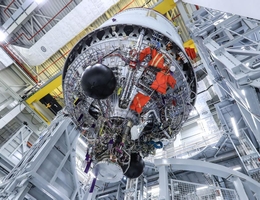 Die Ariane-6-Oberstufe in Bremen. (Bild: ArianeGroup / Frank T. Koch / Hill Media GmbH)