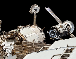 Ein Progress-Versorger nach dem Abkoppeln vom ISS-Modul Swesda. (Bild: NASA)