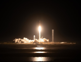 Eine SpaceX Falcon 9-Rakete mit der Nova-C-Mondlandefähre von Intuitive Machines hebt am 15. Februar 2024 um 1:05 Uhr EST von der Startrampe 39A im Kennedy Space Center der NASA in Florida ab. (Bild: NASA)
