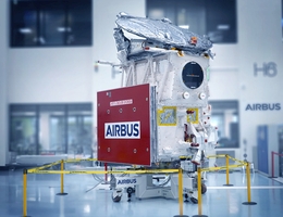 EarthCARE im Reinraum von Airbus in Friedrichshafen, Deutschland. (Bild: Airbus)