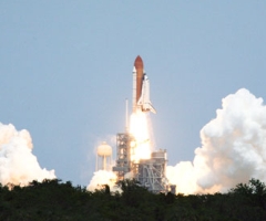 Die Atlantis startete 20:02 Uhr MESZ. (Bild: NASA)